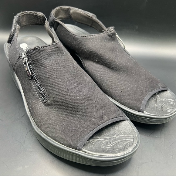 Bzees- Black Open-Toe Sandals‎ with Zipper, Size:11, Pre-Owned - Picture 1 of 9
